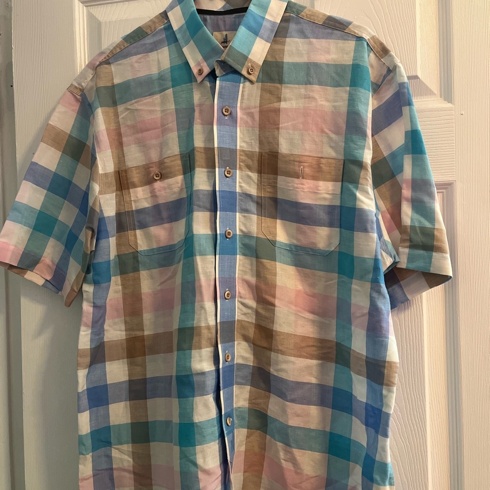 Johnnie-o men’s Short Sleeve Performance Button Down Shirt size large